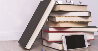 Pile de livre+smartphone